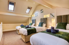 Birmingham House near M6 with SuperFast WIFI & Netflix Onsite Parking